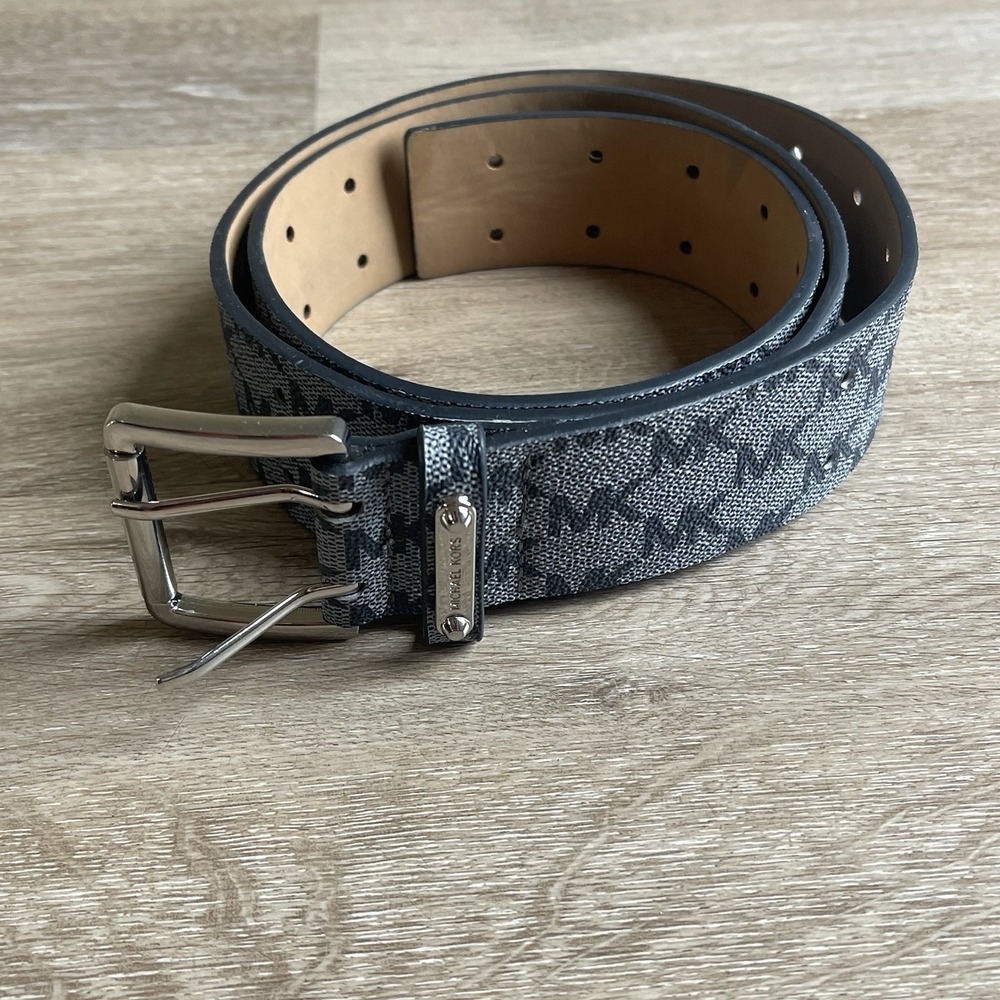 Michael Kors Signature Belt Navy Two Toned Wide Silver Buckle One Size Up To 41"